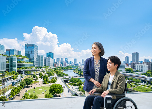 世代を超えて未来を見つめる日本人と青空
