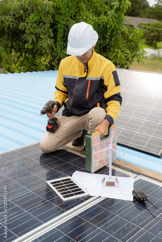 Architects collaborate to analyze solar cell systems.