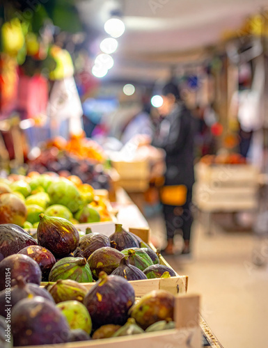 figues fraiches sur un marché