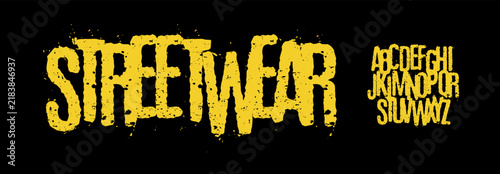 Foto Streetwear rough font, grunge alphabet, dystopia style letters for military game logo, industrial headline, streetwear lettering, skateboard design, urban graffiti typeset