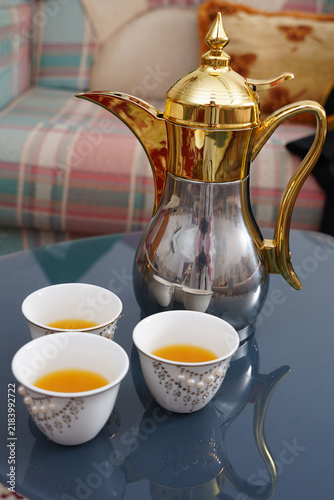 Obraz na plátně arabic coffeepot and cups of coffee