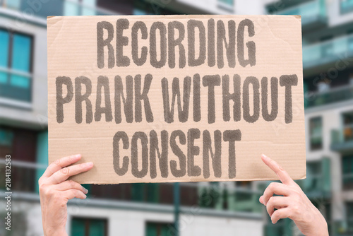 Fotografía "Recording prank without consent" Filming someone for humiliation without permission creates legal exposure