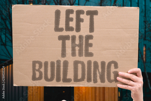 Fotografía "Left The Building" Employee walked out mid-shift without notice