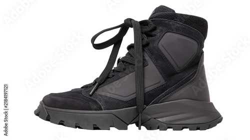 Fotografía Isolated black high-top boot with chunky sole and intricate lacing for active st