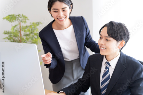 ビジネスで部下の教育をする上司