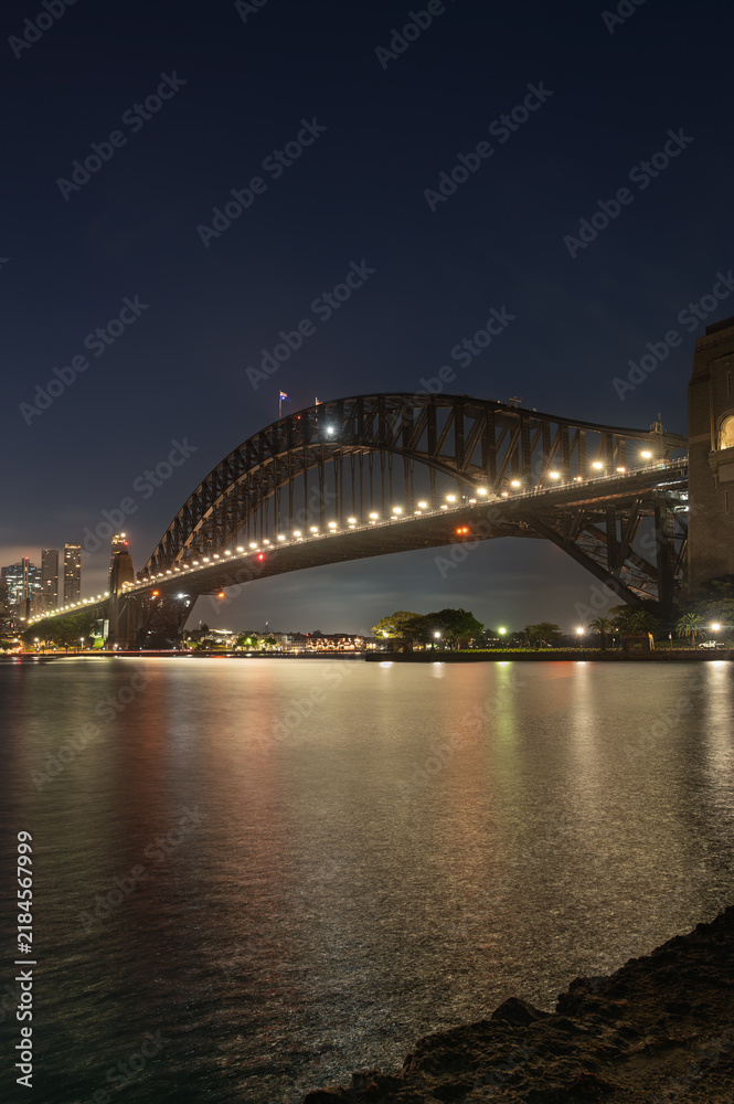 Fototapeta premium Night capture of the Sydney bridge, New South Wales, Australia