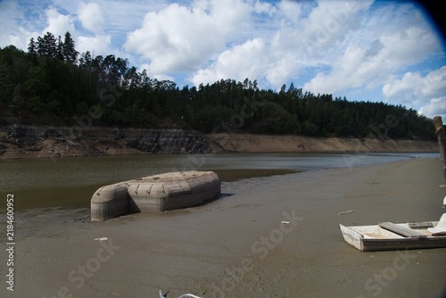 Konstfotografi extreme dry on orlik dam on vltava river czechia