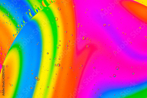 Canvastavla Rainbow emulsion with surface tension bubbles in liquid medium