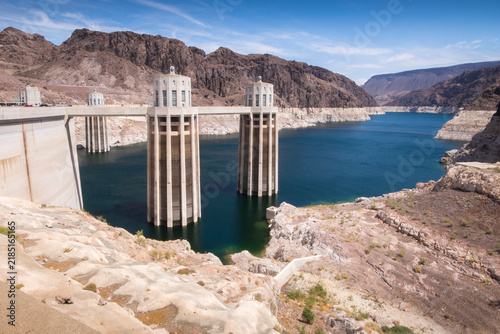 Konstfotografi The mighty Hoover Dam between Nevada and Arizona creating electricity for the nearby city of Las Vegas