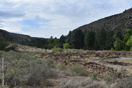 Фотография Dramatic Circular Pueblo Ruins in New Mexico Wilderness