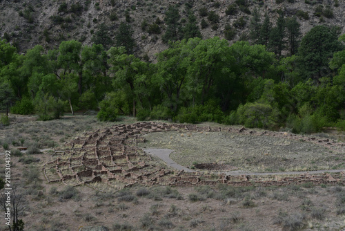 Quadro su tela Tyuonyi Archaeological Heritage Site in Bandelier National Monument