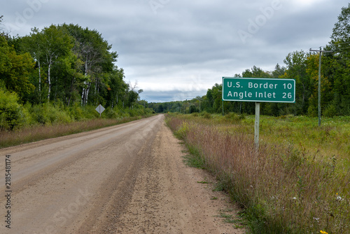 Fotografie Road to United States Border and Northwest Angle at Angle Inlet, Minnesota from