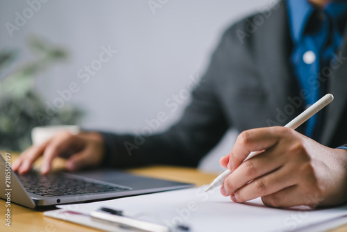 Business Agreements and Approvals ,business contract signing ,Confirmation of contract documents or warranty card ,legal contract ,guarantee correctness ,Signing a form ,Business paperwork