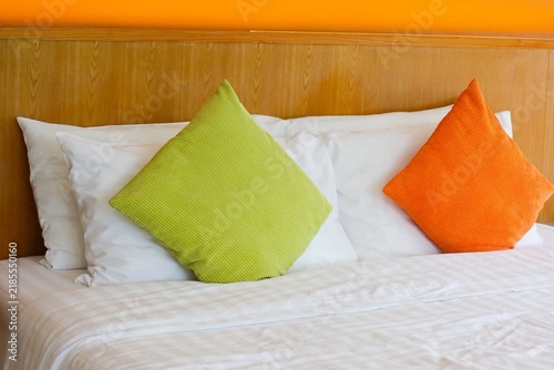 Bild auf Leinwand double bed in a bedroom