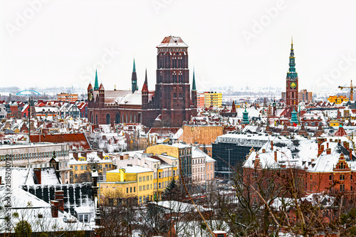 Canvastavla Beautiful winter cityscape of old town of Gdansk