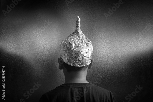 Konstfotografi A tin foil hat, conspiracy theory
