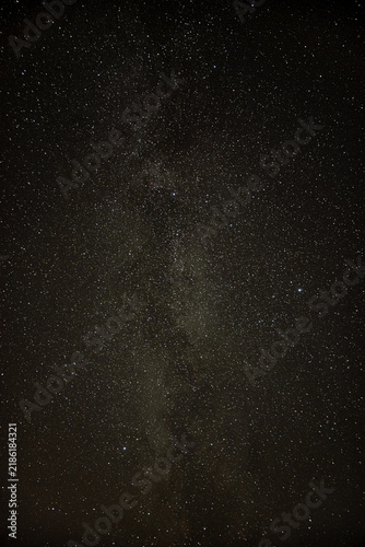 Konstfotografi clear night sky filled with countless stars showing the milky way galaxy in dark