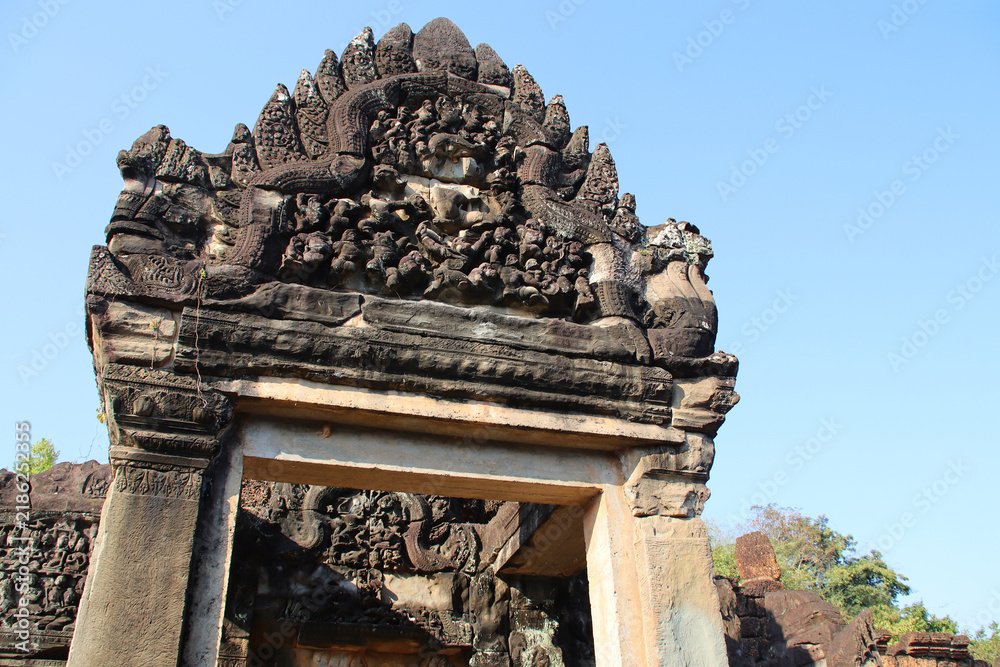 Obraz premium ruined buddhist and hindu khmer temple (banteay samre) in angkor in siem reap in cambodia 