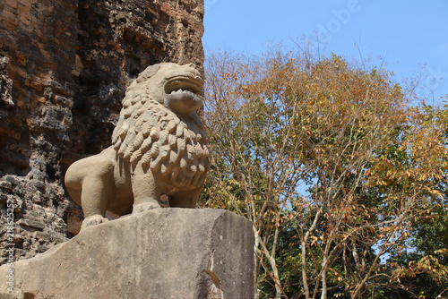 Foto ruined buddhist and hindu khmer temple at sambor prei kuk in the kampong thom pr