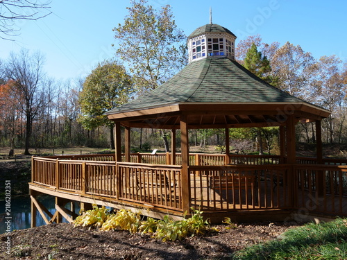 Fotografía Wooden gazebo at Blue Spring, Eureka Springs, Arkansas, United States