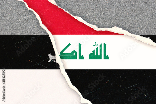 Quadro su tela Iraqi Flag Torn Symbolizing National Conflict and Political Instability