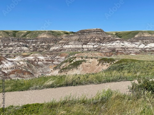 Cuadro en lienzo Layered Badlands Rock Formations in Drumheller, Alberta, Canada