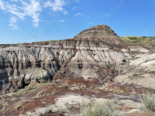 Cuadro en lienzo Eroded Badlands Rock Formations in Drumheller, Alberta, Canada