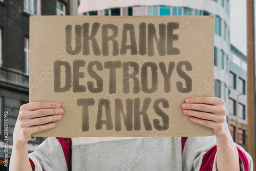 Cuadro en lienzo "Ukraine destroys tanks" Ukrainian forces halt Russian armor advances daily
