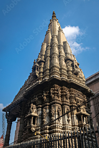 Konstfotografi Intricate Stone Carvings and Shikhara of Famous Tilting Hindu Sh