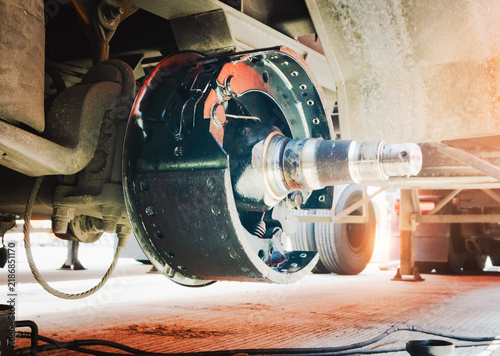 Bild auf Leinwand Disk brake truck trailer, brake pads, truck axles