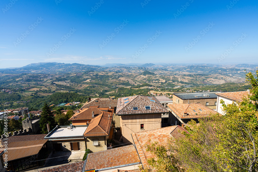 Obraz premium Panoramic view from San Marino city