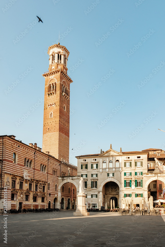 Obraz premium Exploring the historical charm of verona, italy iconic landmark