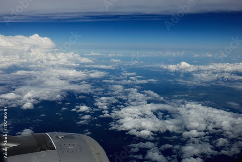 Obraz na płótnie 機内から望む青い雲海