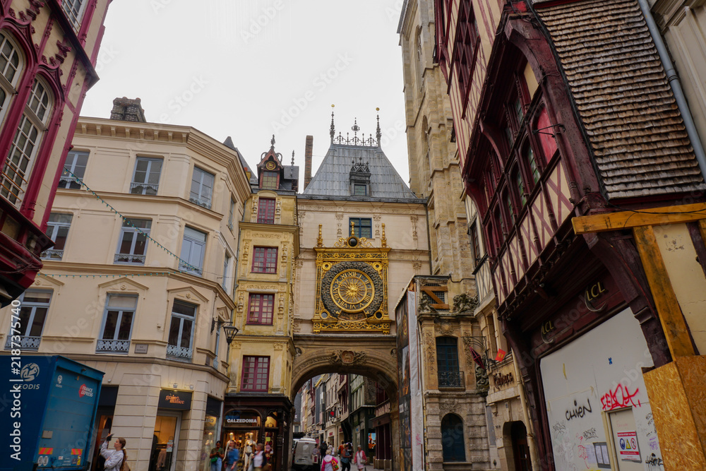 Obraz premium GROS HORLOGE- TORRE DELL'OROLOGIO A ROUEN, FRANCIA