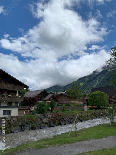 Canvas Print village in the mountains