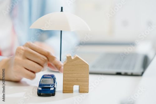 Konstfotografi Careful insurance protection service for home and vehicle covering assets with s