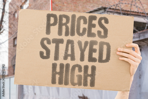 Konstfotografi "Prices stayed high" Contradiction between campaign promise and actual grocery costs