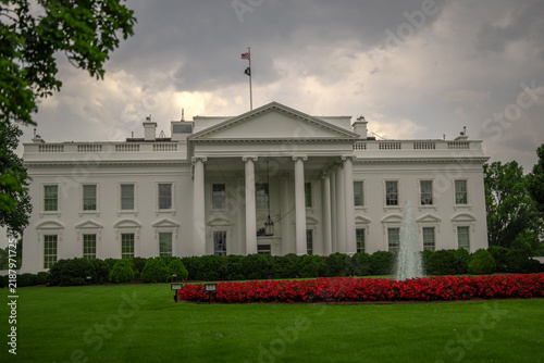 Foto The White House is conic symbol of USA