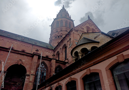 Romanesque architecture of Mainz Cathedral and Gotthard Chapel