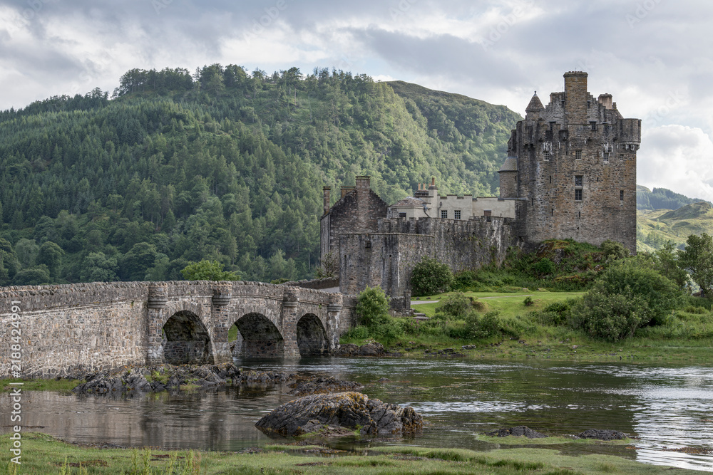 Fototapeta premium old castle in scotland
