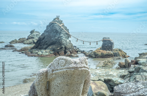 Fototapeta 三重県伊勢市にある二見興玉神社の夫婦岩