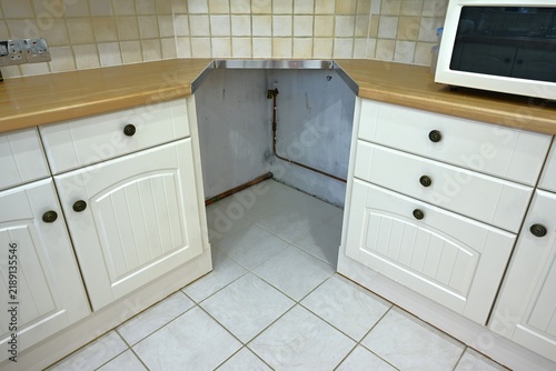 фотографія The standard cooker gap of (H) 90.0 x (W) 59.8x (D) 60 in the UK.