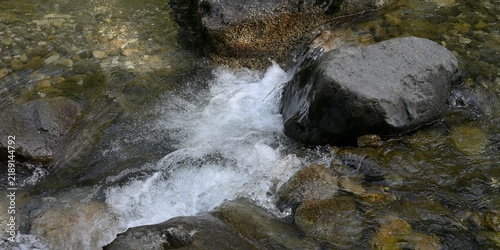 galets dans un torrent 4