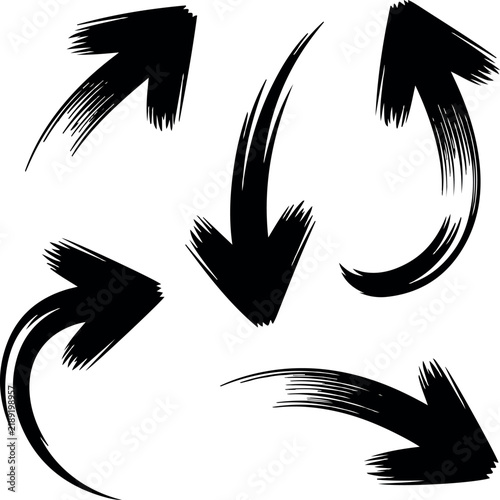 Five stylish black curved arrows in a circle