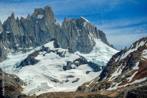 Cuadro en lienzo Dramatic Granite Peaks and Glacier at Fitz Roy Patagonia