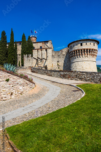 Obraz na płótnie Brescia Castle perched on the Cidneo hill, topped by its highest point the Visco