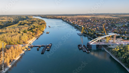 Mohacsi Duna bridge under construction