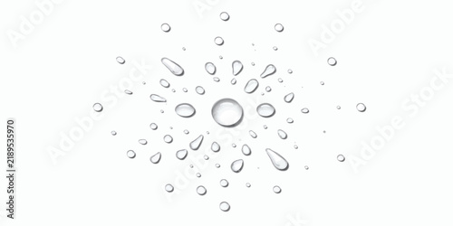 Bild auf Leinwand Circular cluster of clear water droplets on white background with water bubbles