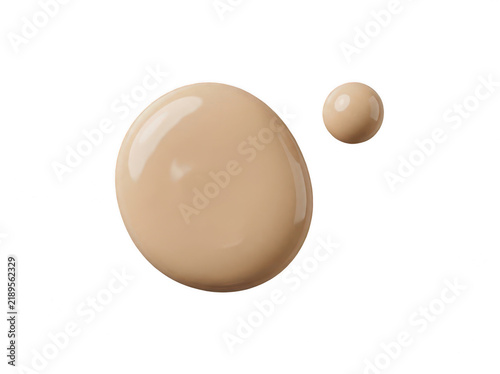 Fotografía Liquid foundation makeup drops in light beige skin tone for beauty advertising and cosmetics