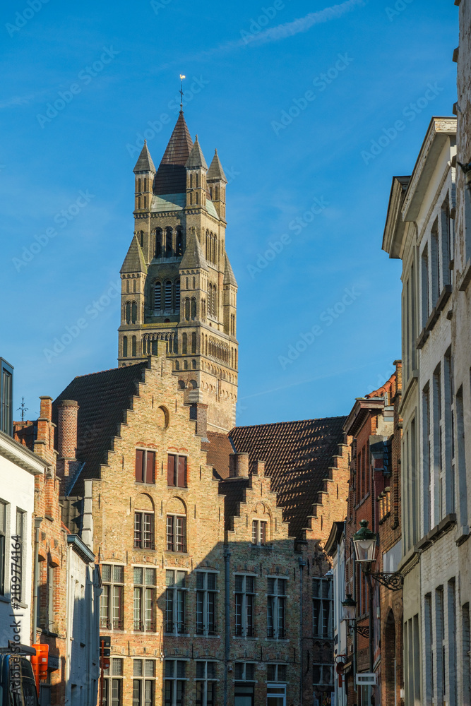 Obraz premium Belfry of Bruges towering over Market Square